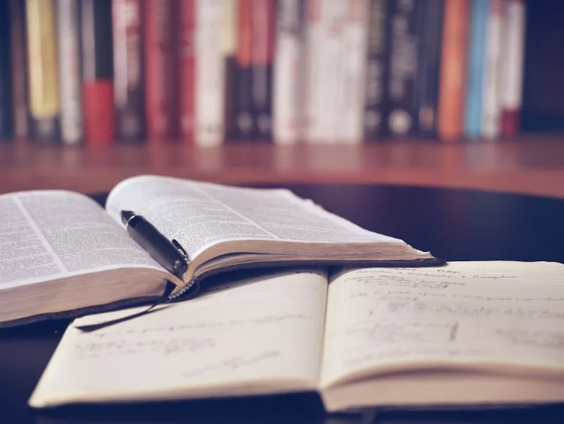 Bücher und Notizen — Material der Denkwerkstatt